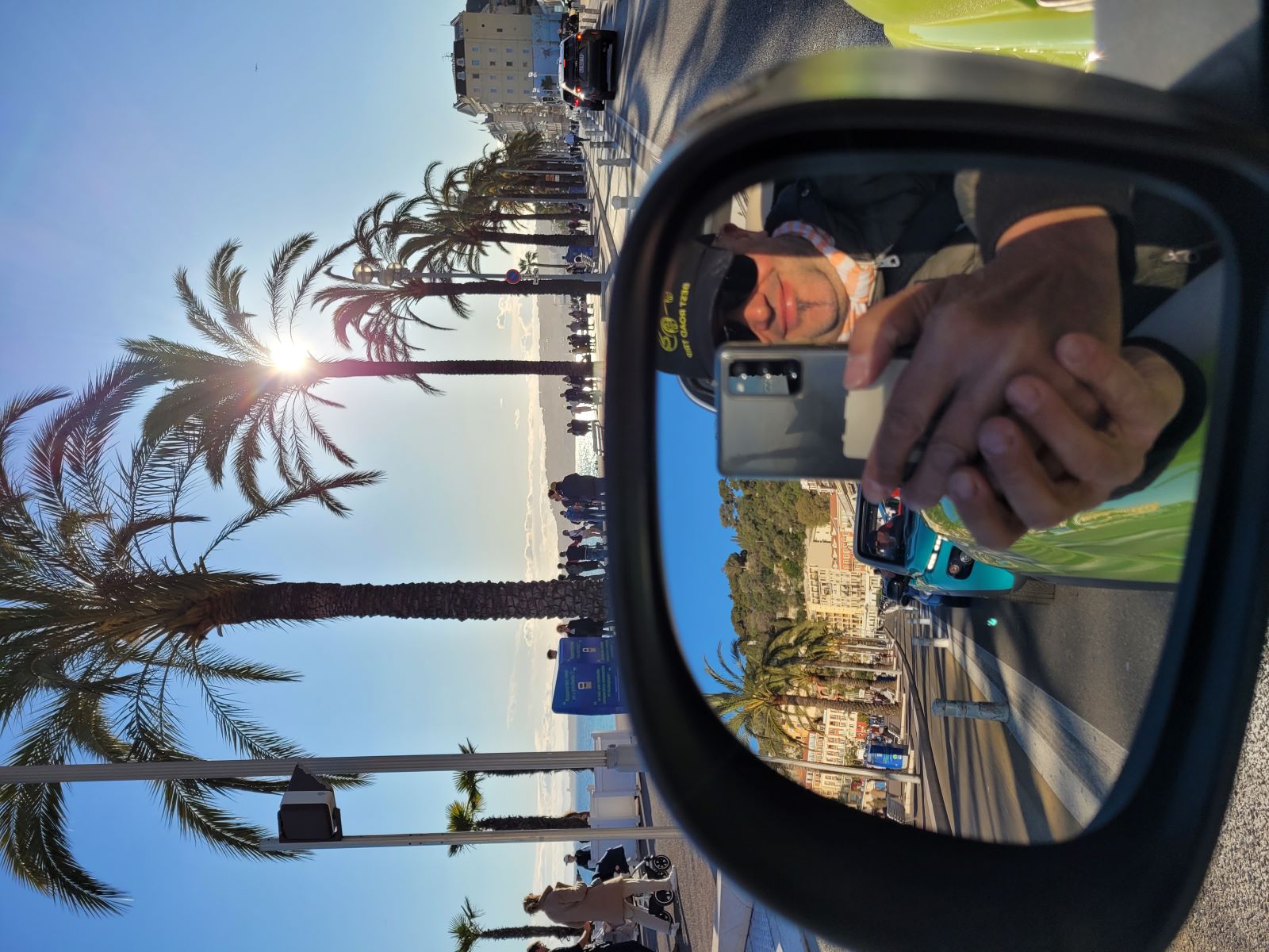 photo du rétroviseur du véhicule